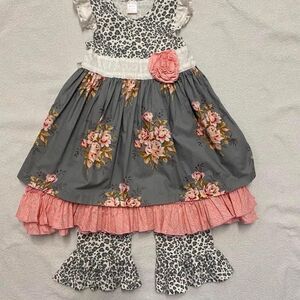 Giggle moon Paradise Gardens. Size 7